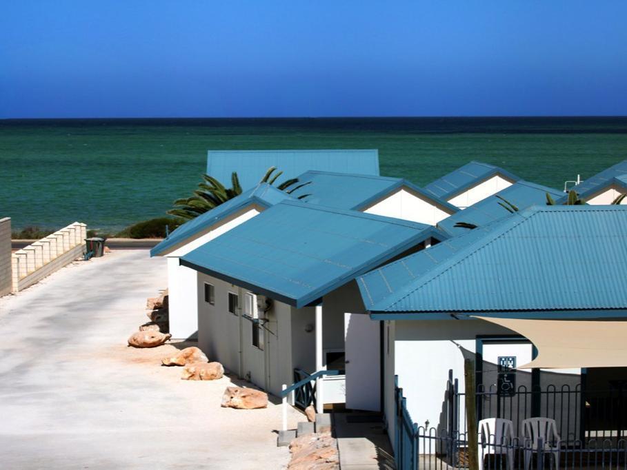 Oceanside Village Denham Exteriör bild