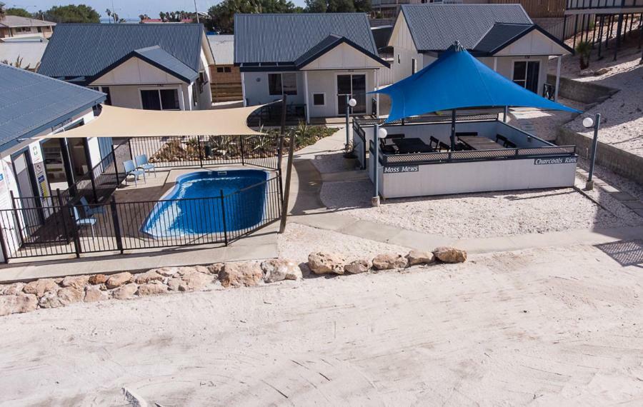 Oceanside Village Denham Exteriör bild